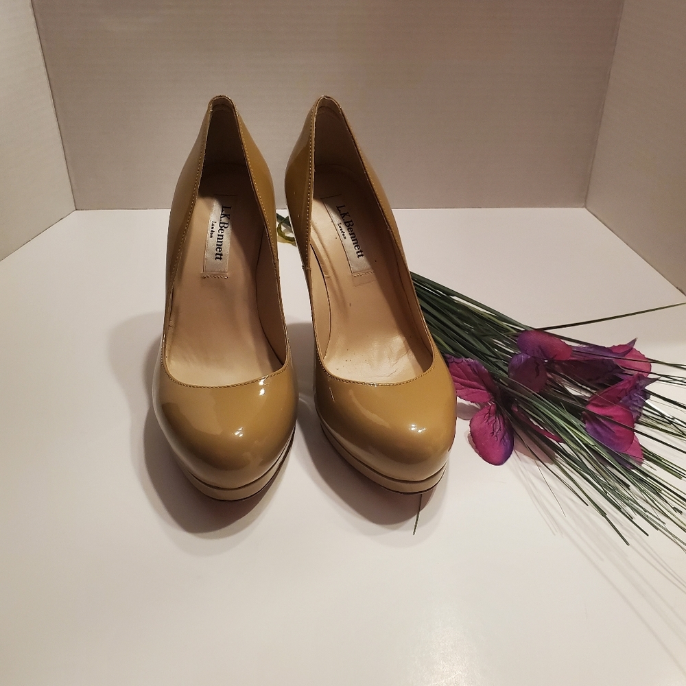 L.K. Bennett Tan Stiletto patent leather sz 36